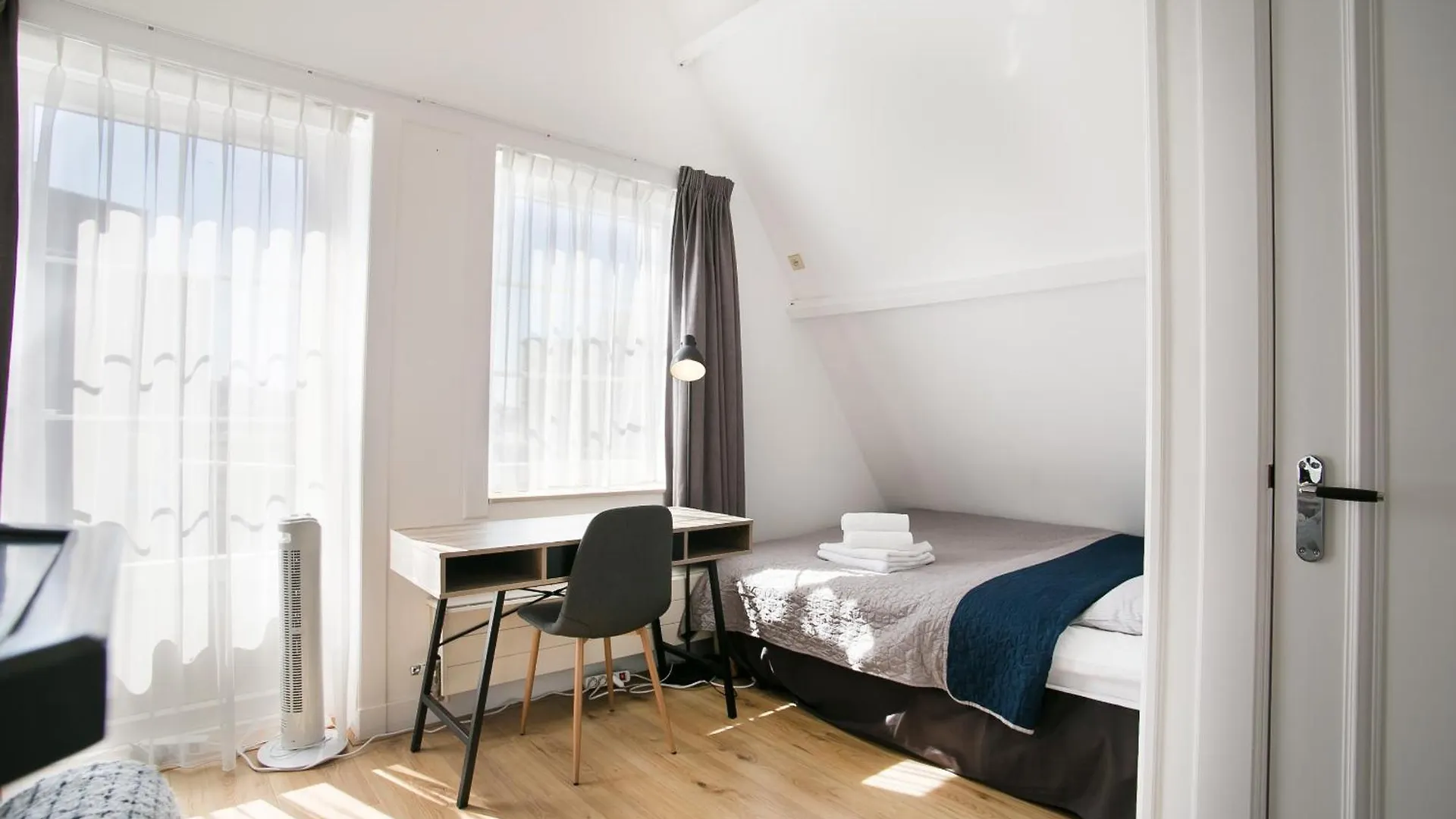 Stylish Coastal Apartment The Hague