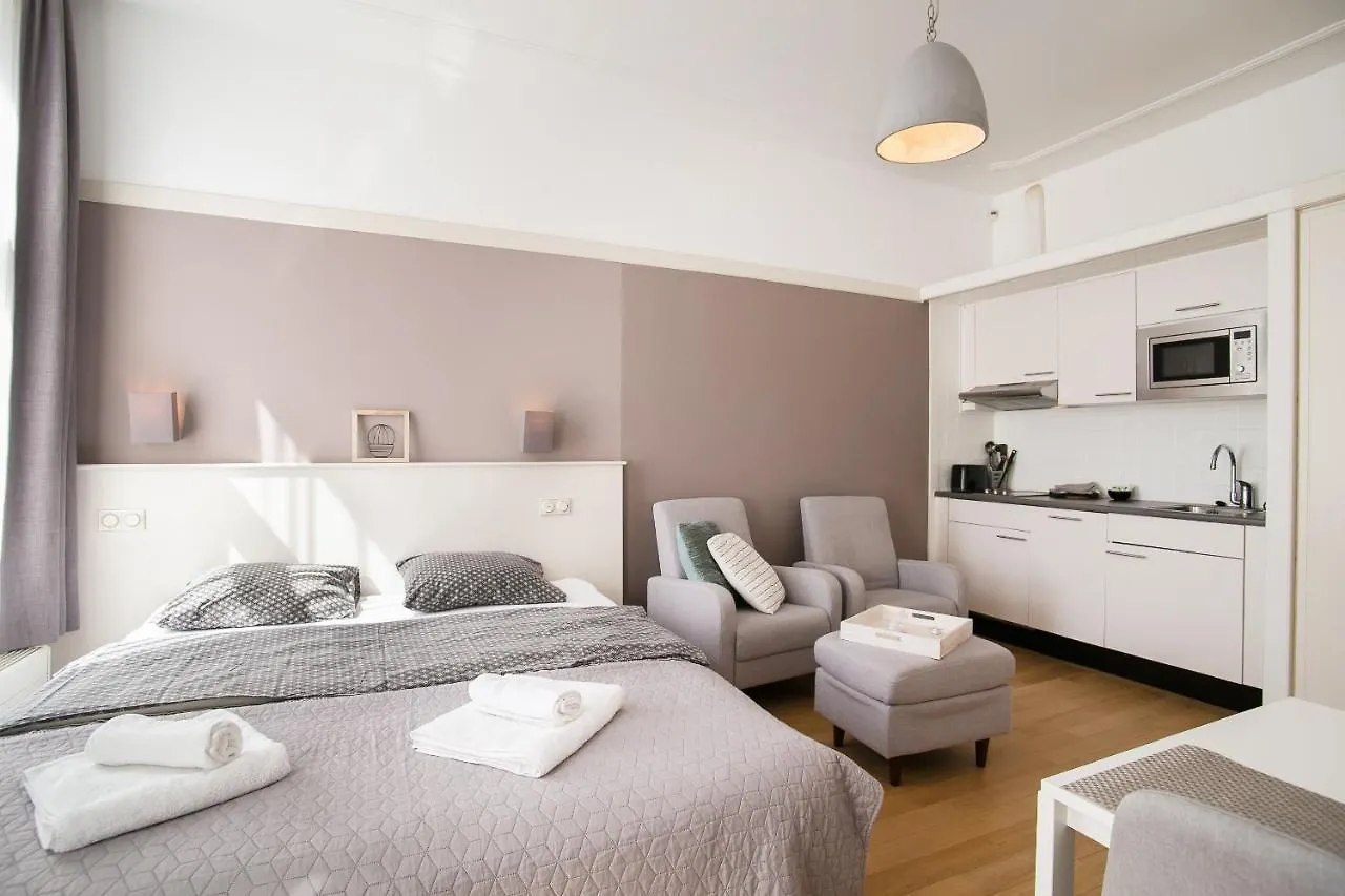 Four Star Apartments - Berkenbosch Blokstraat Den Haag 0*,  Nederland