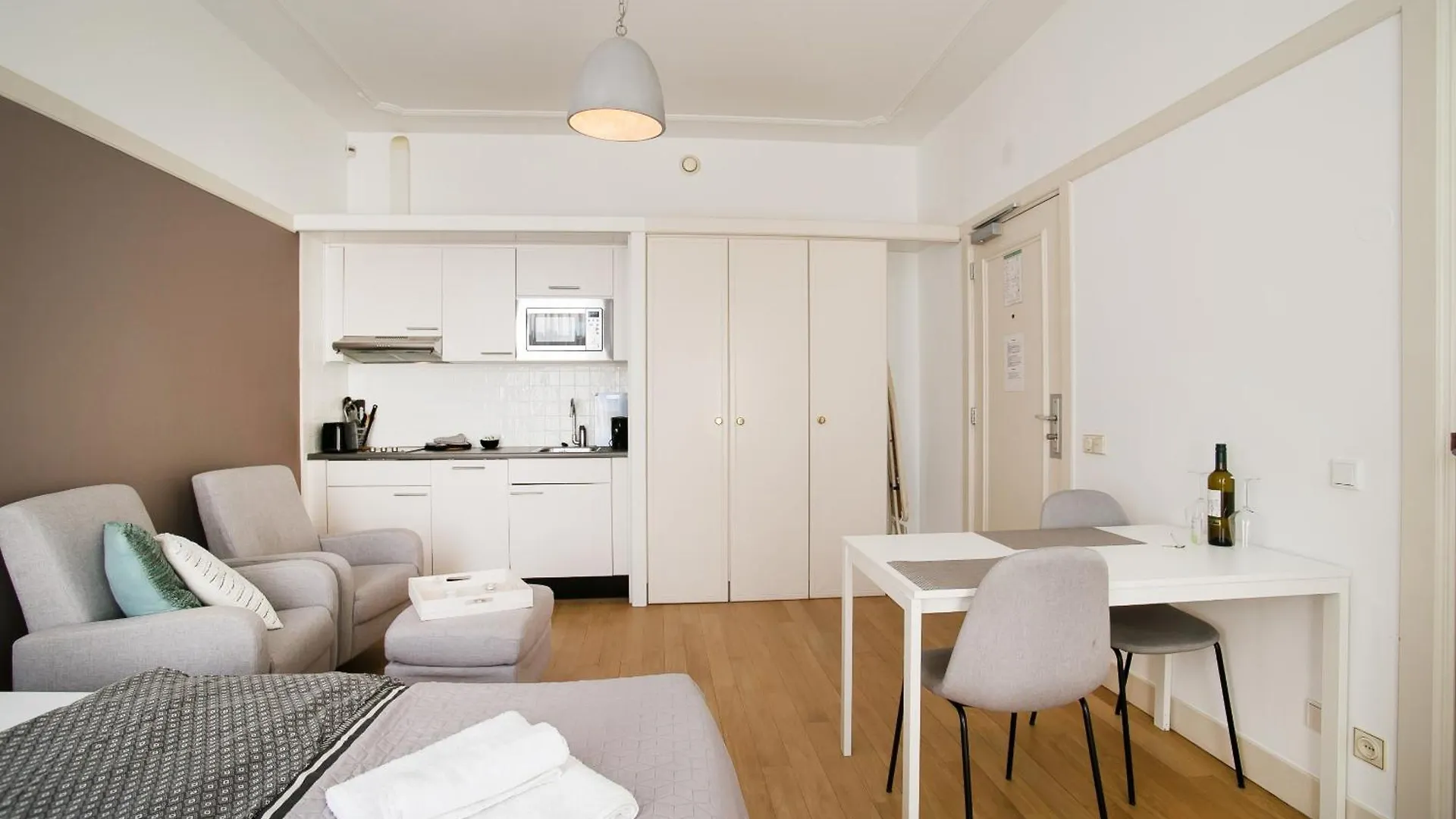 Four Star Apartments - Berkenbosch Blokstraat Den Haag Nederland