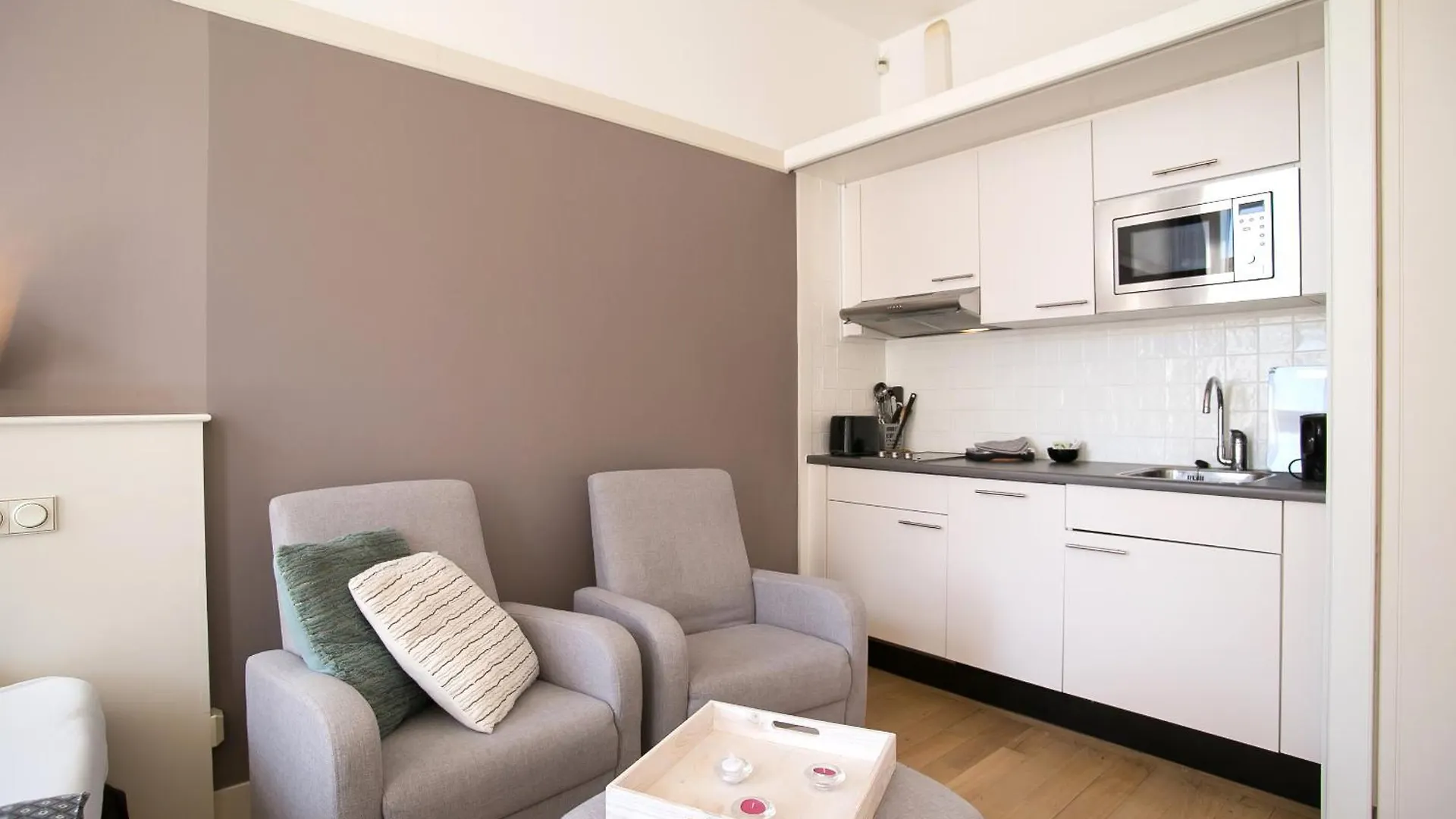 Four Star Apartments - Berkenbosch Blokstraat Den Haag
