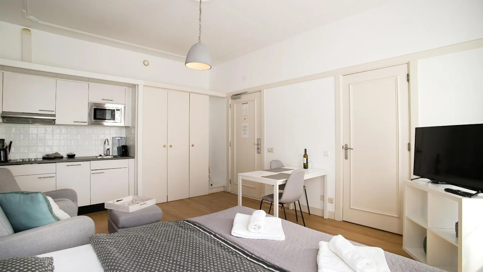 Stylish Coastal Apartment Haia