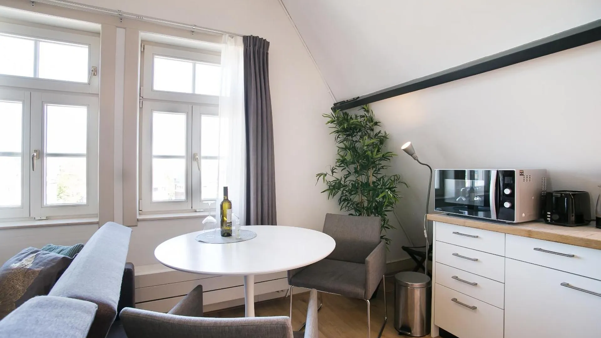 Four Star Apartments - Berkenbosch Blokstraat Den Haag Nederland